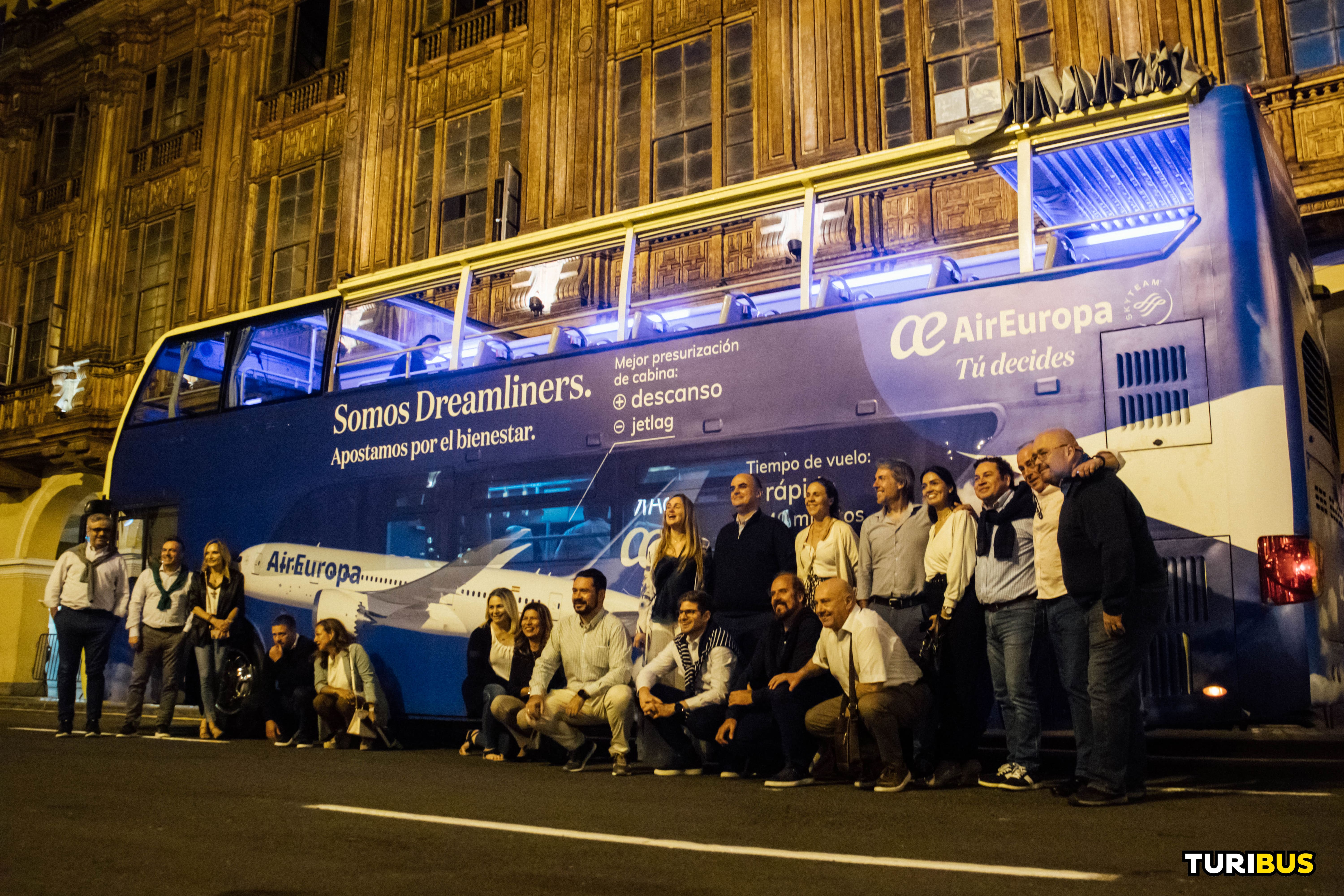 Ploteo de buses: tu marca sobre ruedas